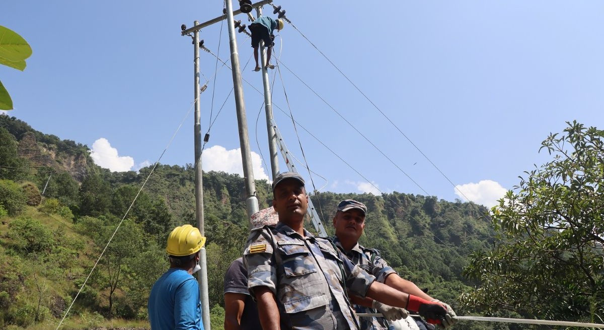 बाढी पहिरो प्रभावित स्थानमा विद्युत आपूर्ति पूर्ववत्